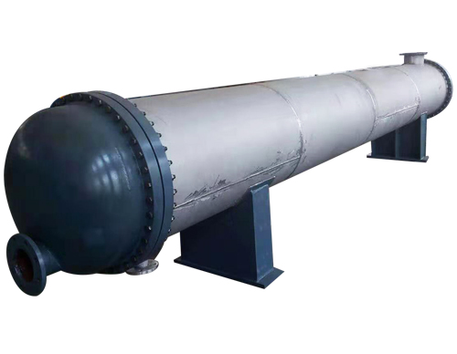 <b>我廠(chǎng)生產(chǎn)的列管式冷凝器(列管式換熱器) ，按材質(zhì)分為碳鋼列管冷凝、不銹鋼列管式冷凝器和碳鋼 與不銹鋼混合列管式冷凝三種，按形式分為固定管板式、浮頭式、U型管式換熱器， 按</b>